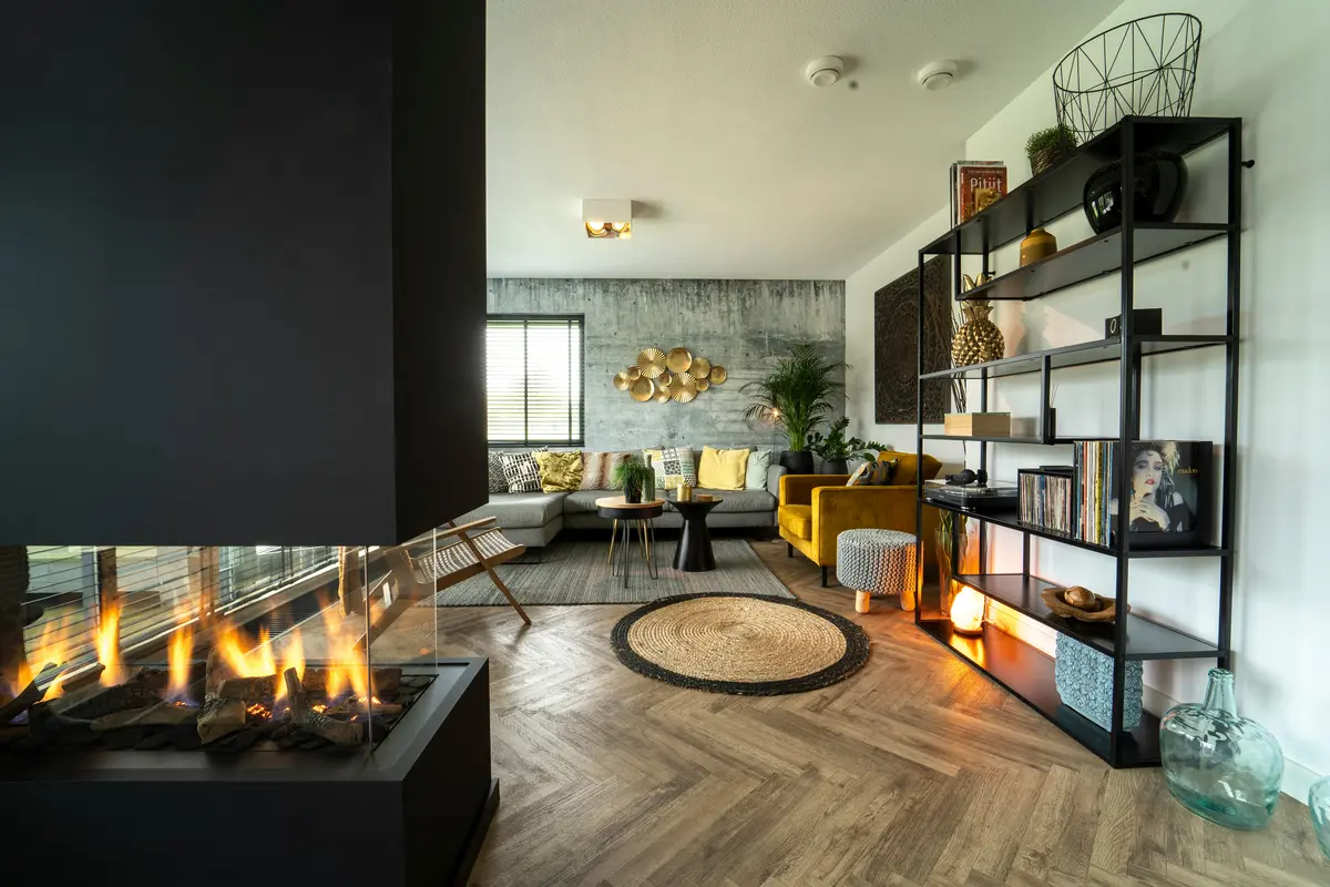 Modern gas fireplace installed in a Orlando living room